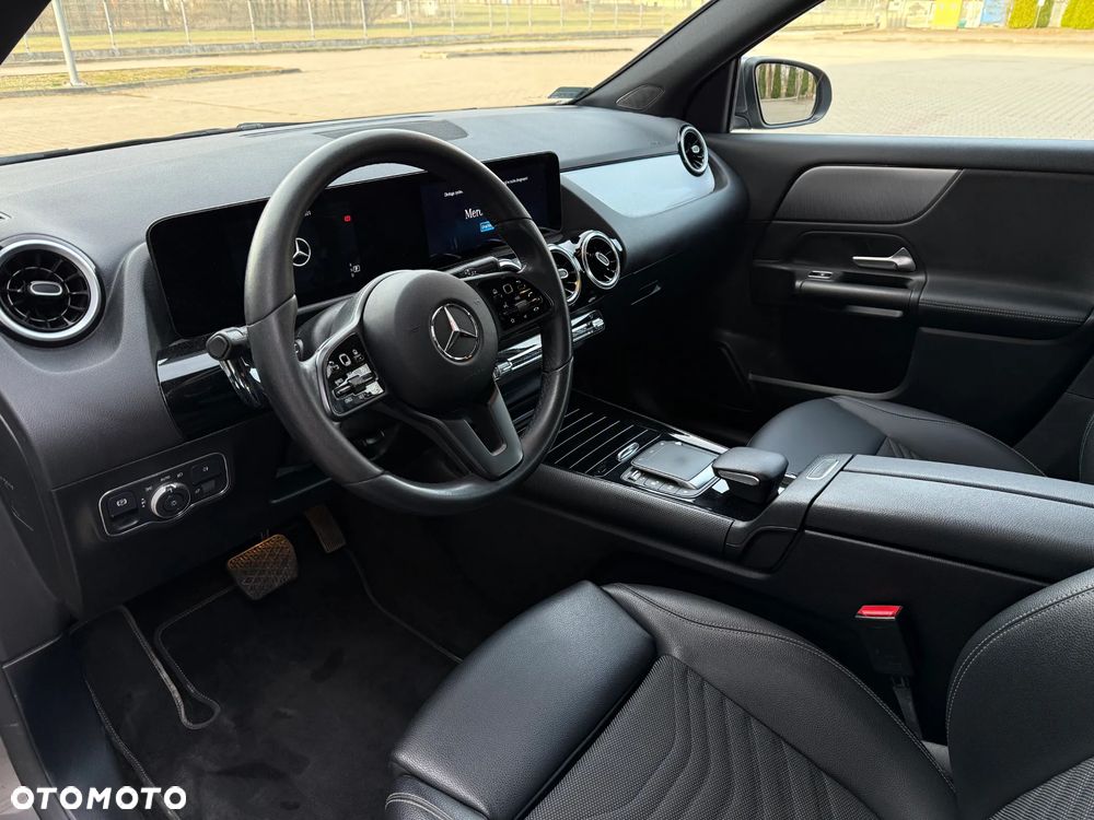 Mercedes-Benz GLA 200 - 10