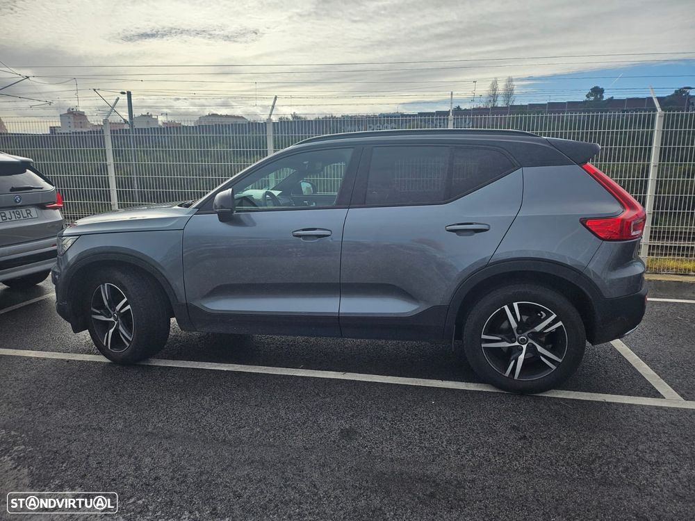 Volvo XC 40 1.5 T3 R-Design Tech Edition - 1