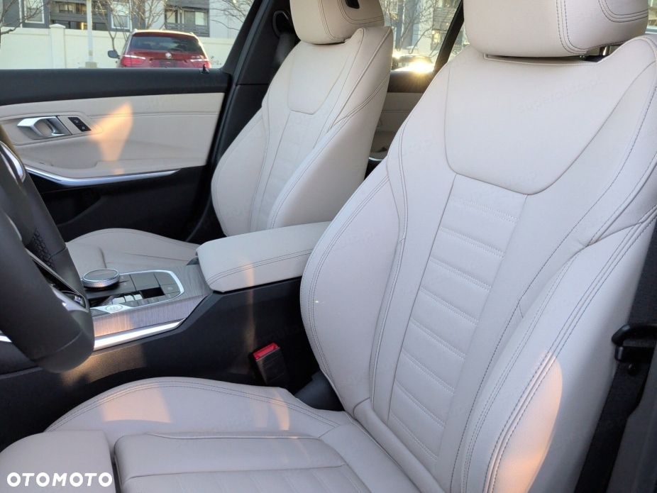 BMW Seria 3 320i xDrive M Sport - 8