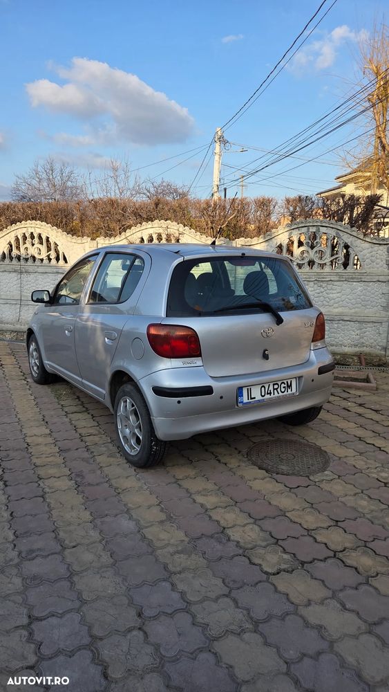 Toyota Yaris 1.0 Base AC - 4