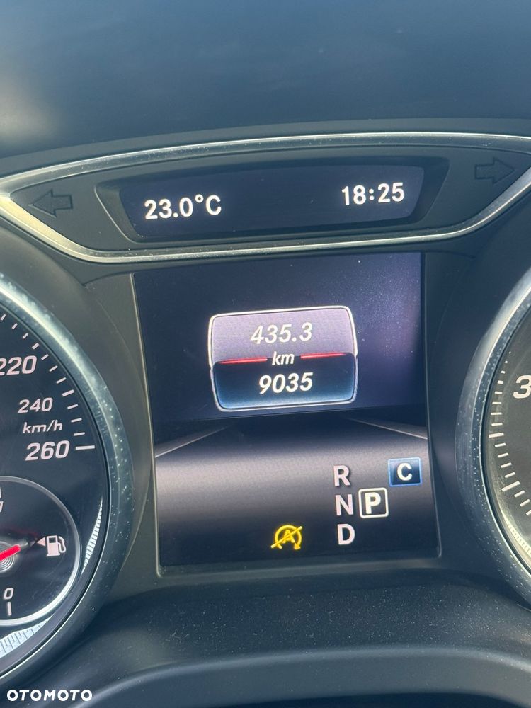Mercedes-Benz CLA 180 7G-DCT AMG Line - 16