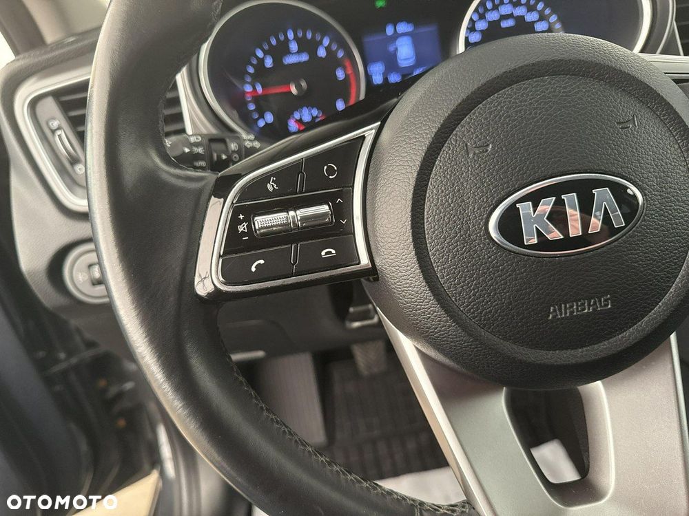 Kia Ceed - 25