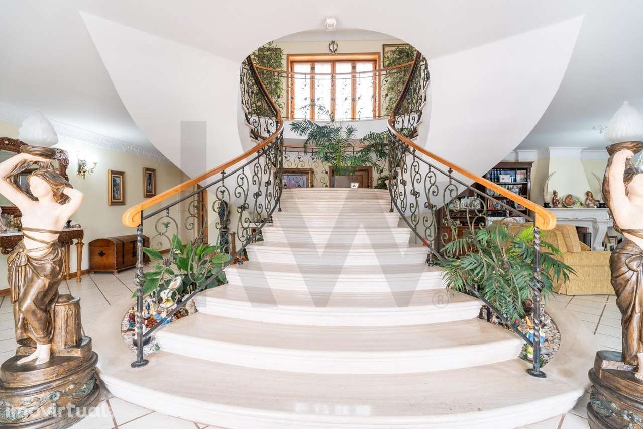 Coimbra/Mealhada - Moradia T5  Inserida em zona tranquila e soalheira - Grande imagem: 4/52