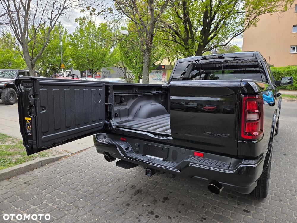 RAM 1500 Laramie Night Premium - 14