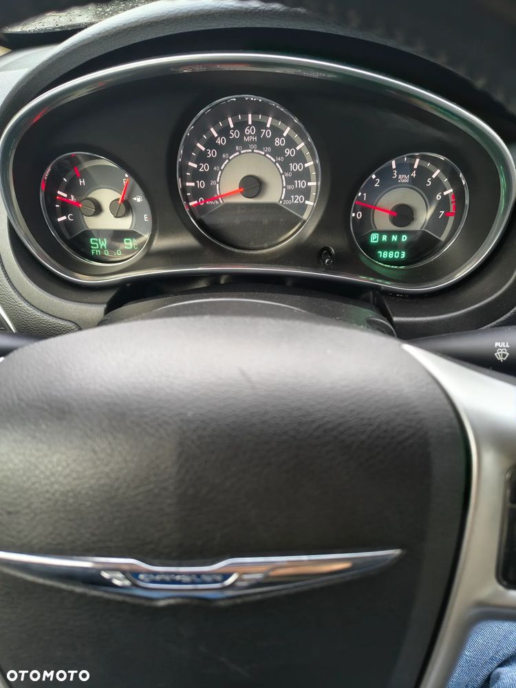 Chrysler 200 - 10