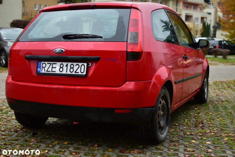 Ford Fiesta 1.3 Ambiente - 4