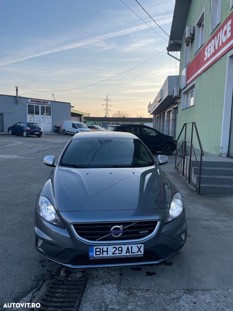 Volvo V40 D4 VEA R-Design - 9