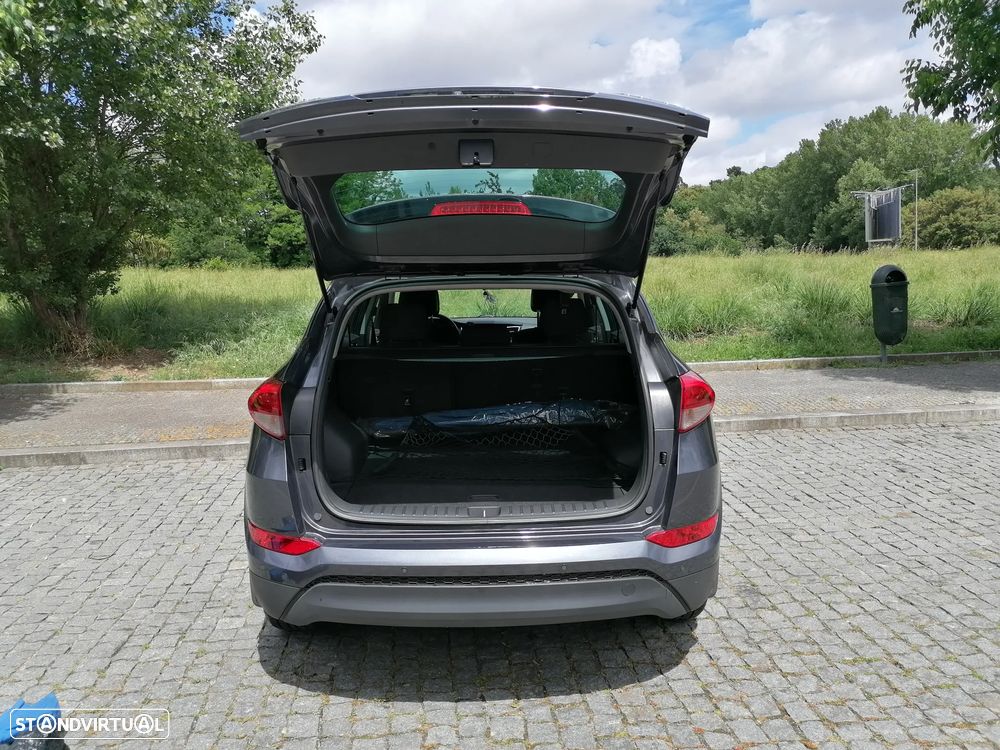 Hyundai Tucson 1.7 CRDi Executive - 12