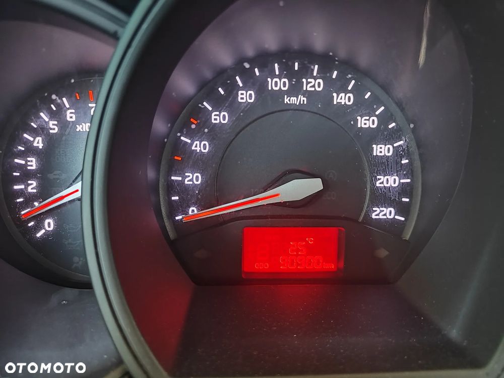 Kia Rio 1.2 L - 3