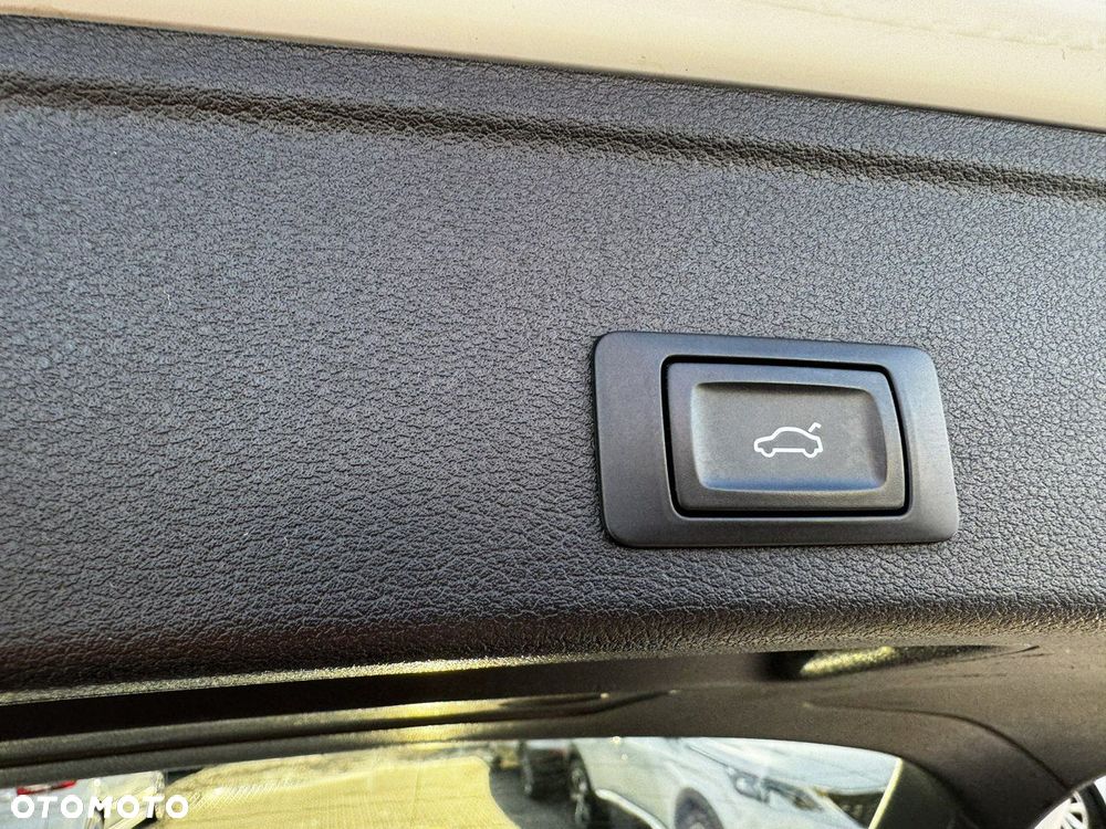 Audi A4 Avant 2.0 TDI S tronic - 16