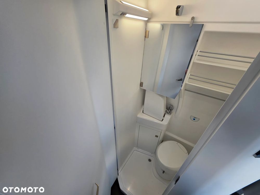 Volkswagen Grand California - 12