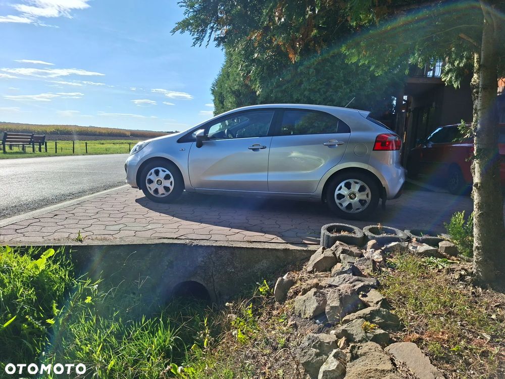 Kia Rio - 7