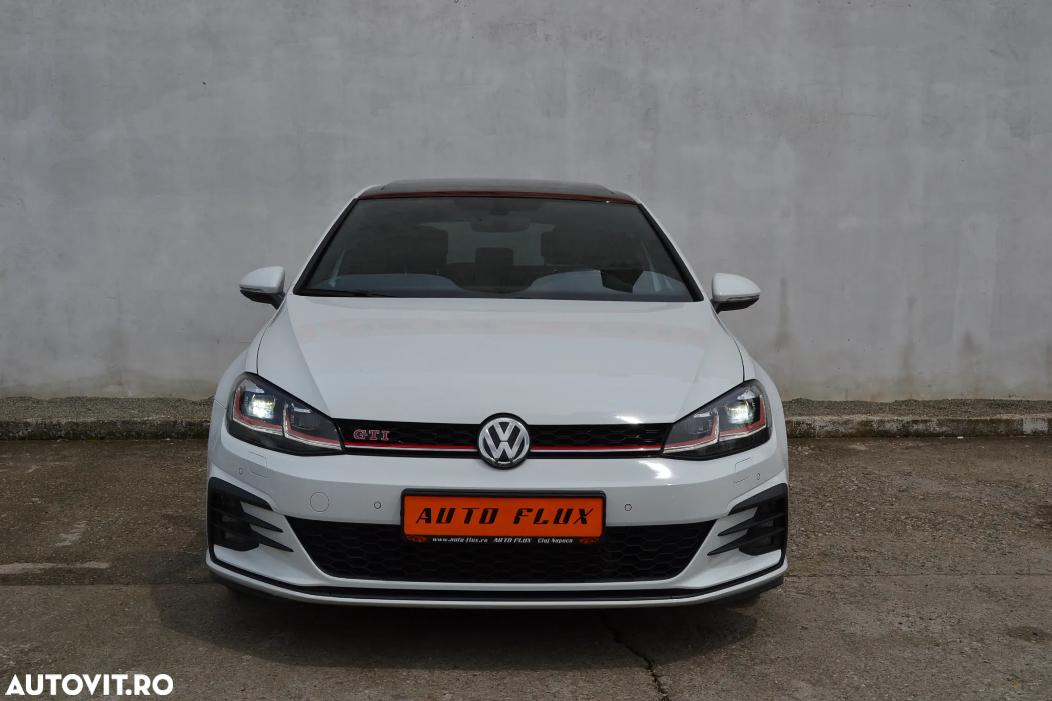 Volkswagen Golf 2.0 TSI DSG GTI Performance - 2