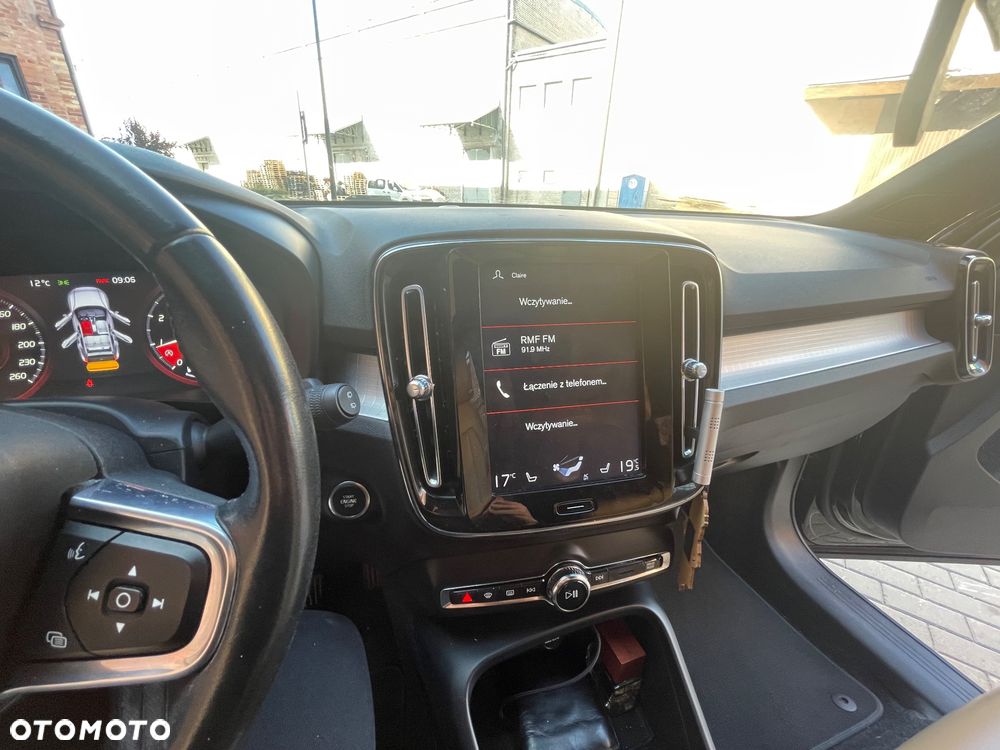 Volvo XC 40 - 25