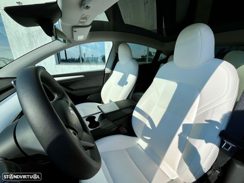 Tesla Model Y Standard - 12