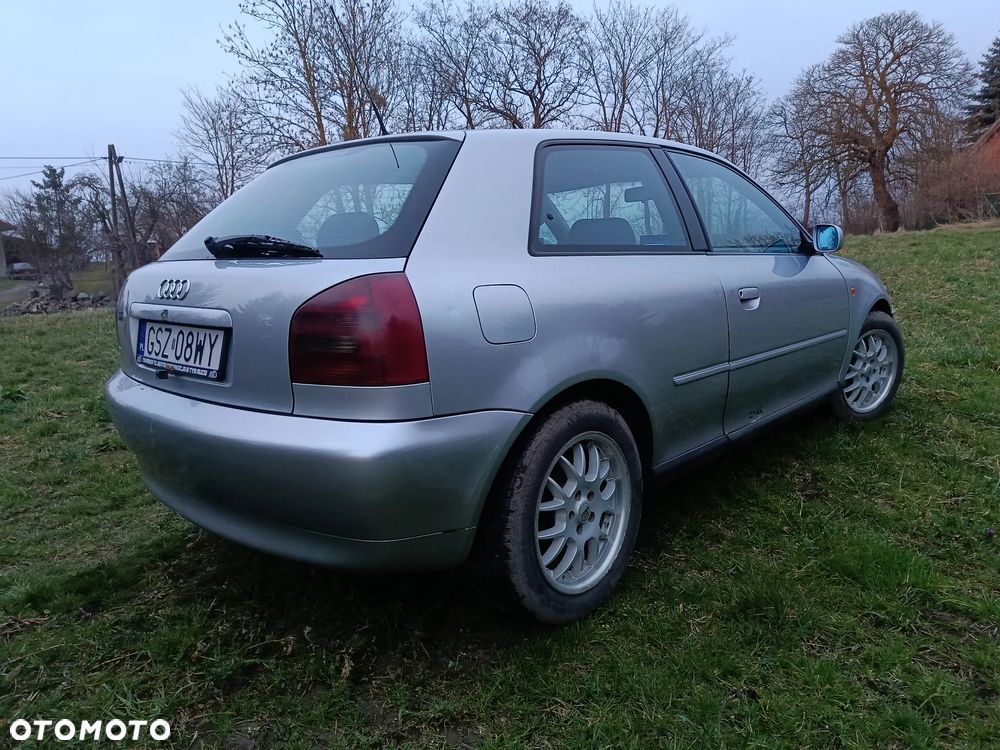 Audi A3 3-drzwiowe 1.6 Attraction - 7