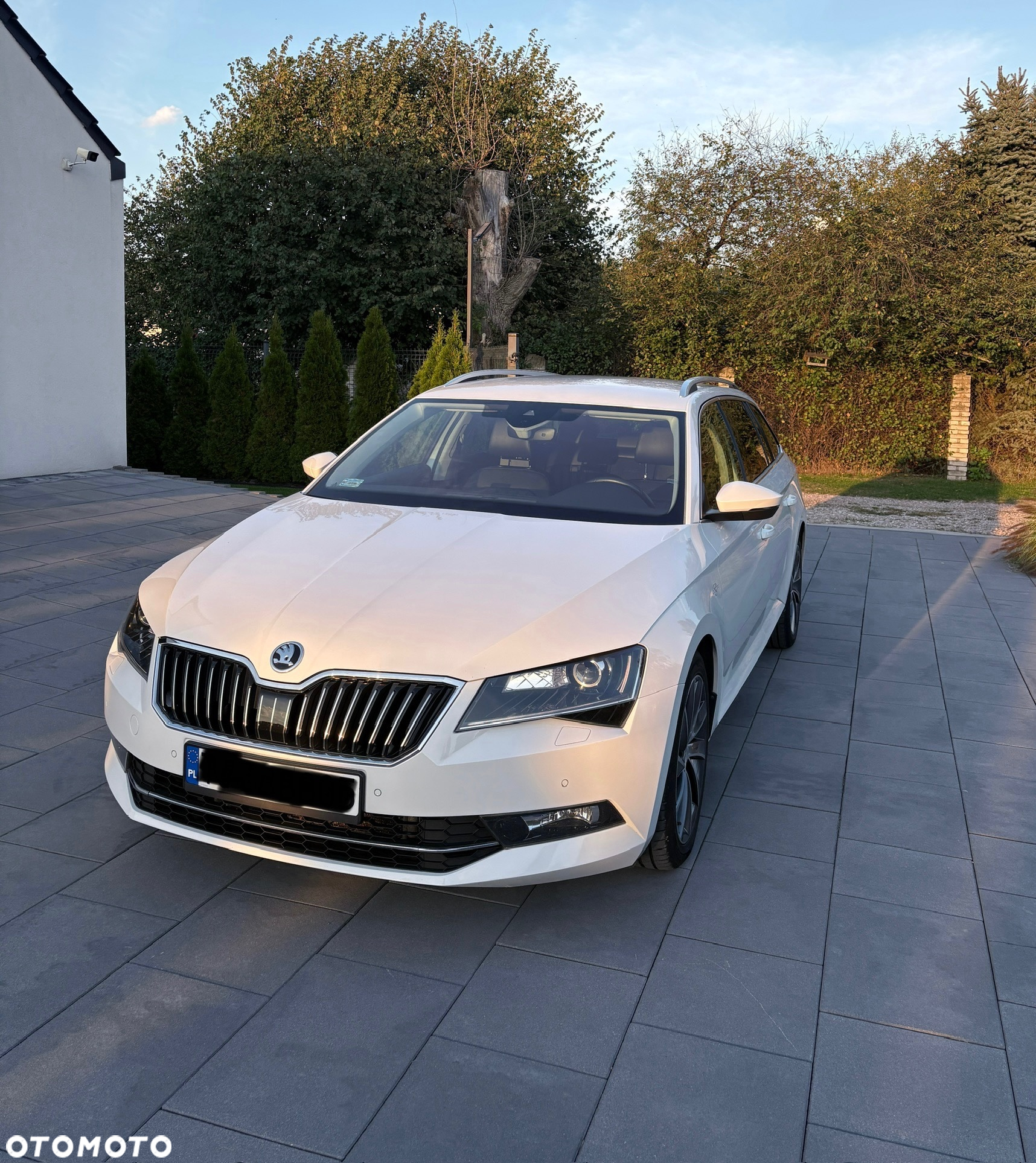 Skoda Superb 2.0 TDI L&K DSG - 2