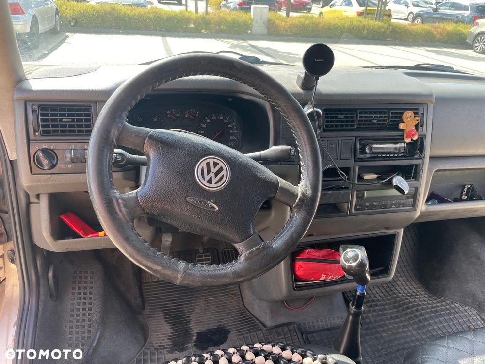 Volkswagen Caravelle - 11