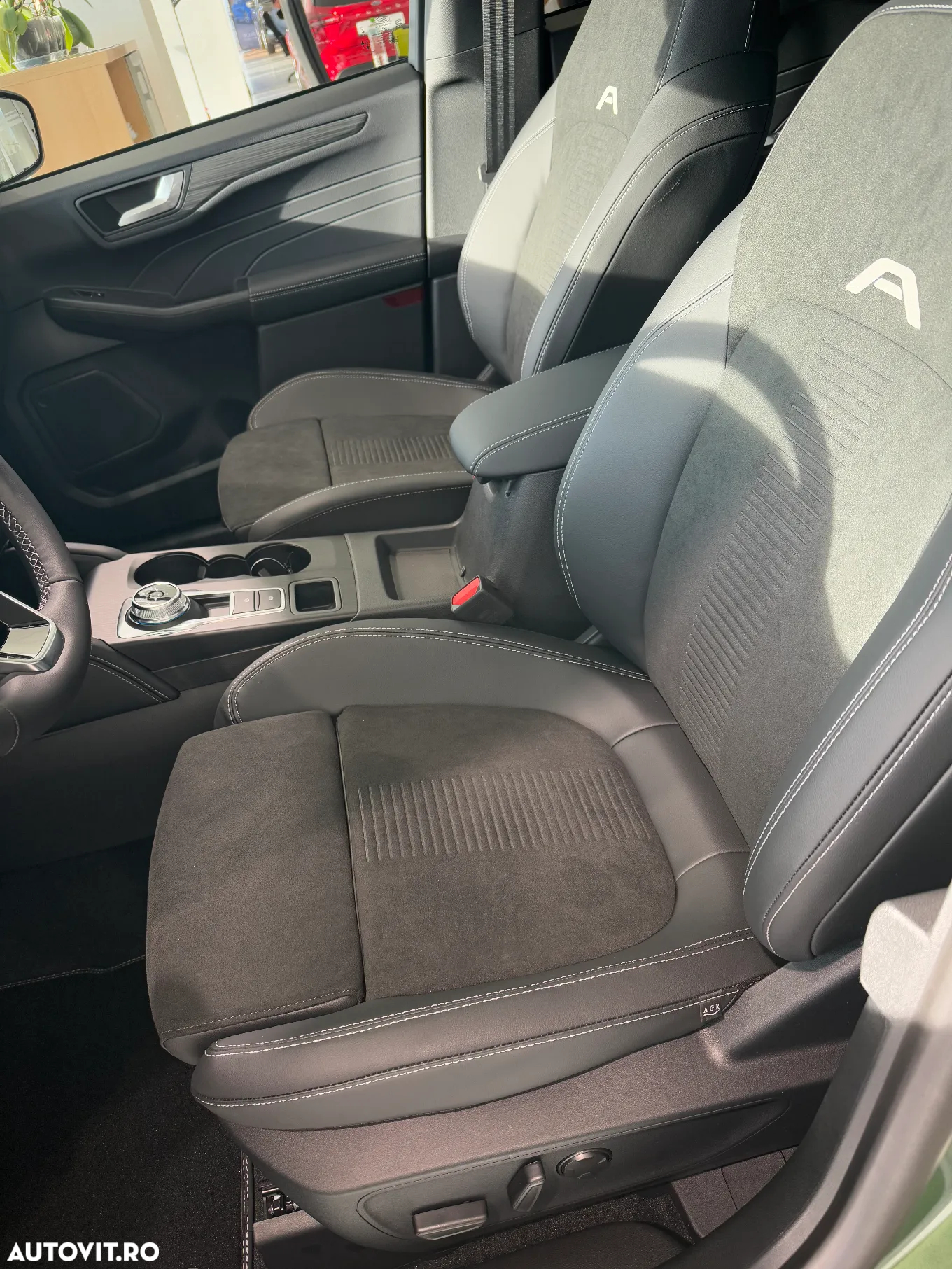 Ford Kuga - 10