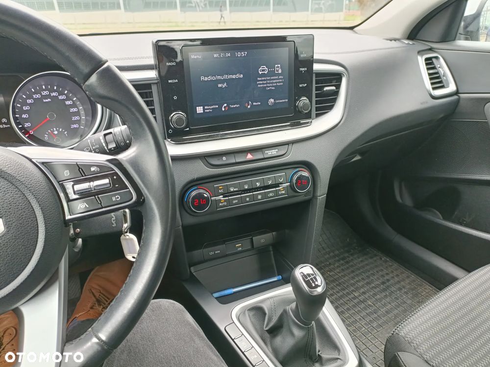 Kia Ceed 1.5 T-GDI M - 9