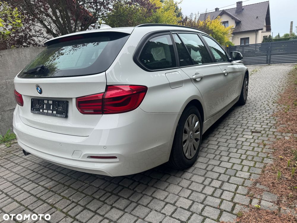 BMW Seria 3 318d Sport Line - 4