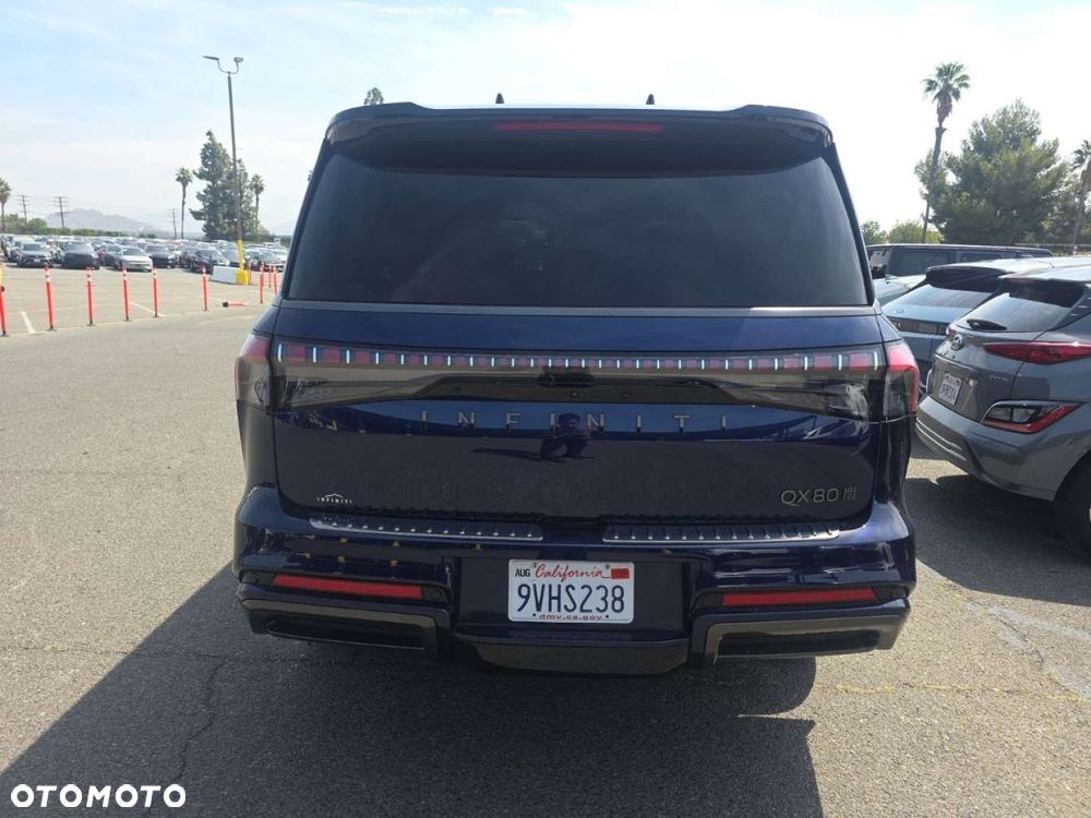 Infiniti QX80 - 3