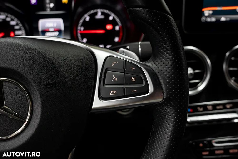 Mercedes-Benz GLC 250 d 4Matic 9G-TRONIC AMG Line - 36