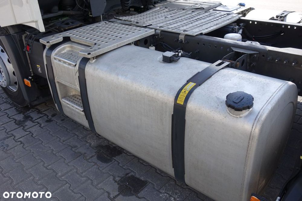 Volvo FH 500 EURO 6 / GLOBETROTTER XL / STANDARD / AUTOMAT / KLIMATYZACJA POSTOJOWA / LODÓWKA / NAVI / DWA ZBIORNIKI - 13