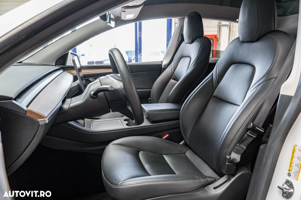 Tesla Model Y - 6