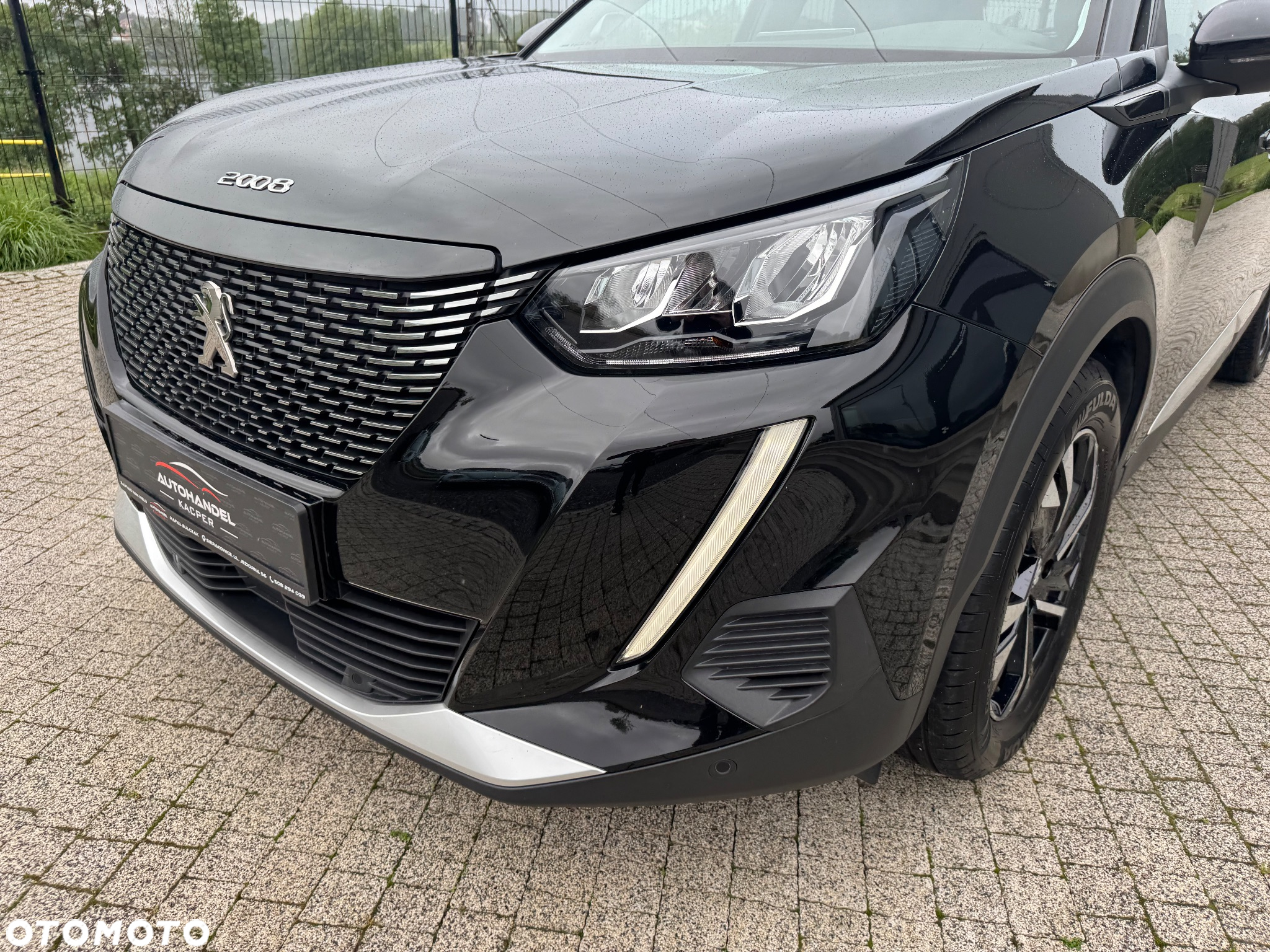 Peugeot 2008 1.5 BlueHDi Allure S&S - 4