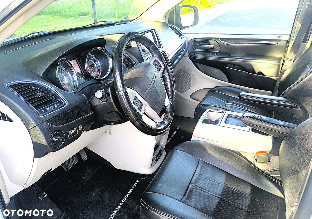 Chrysler Town & Country 3.6 Touring - 7