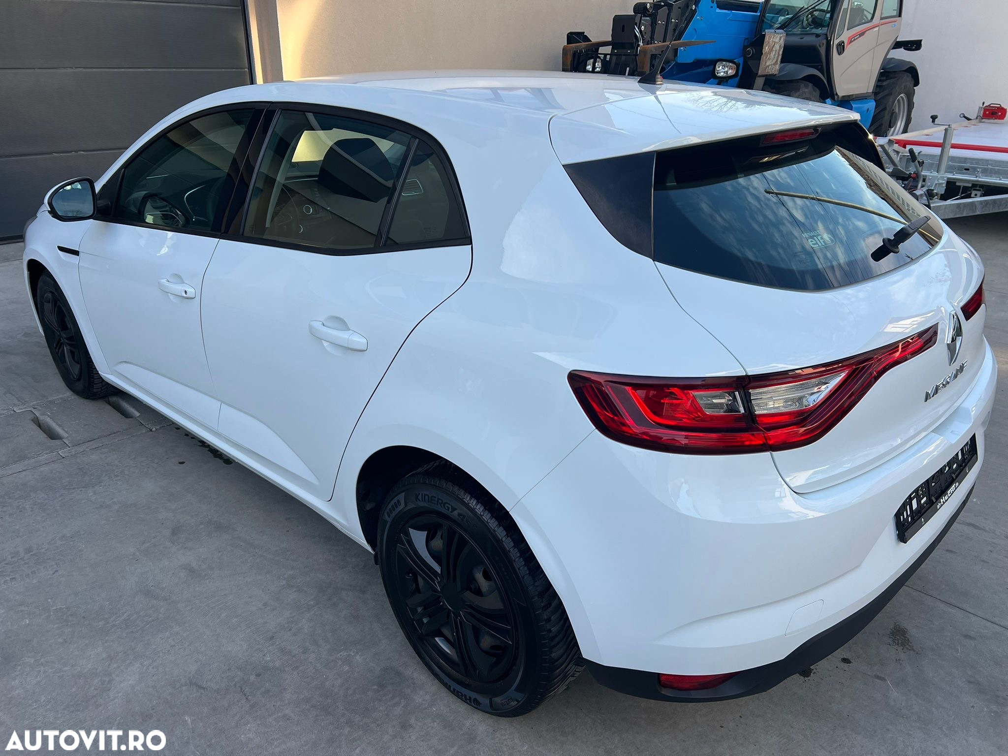Renault Megane ENERGY TCe Life - 17