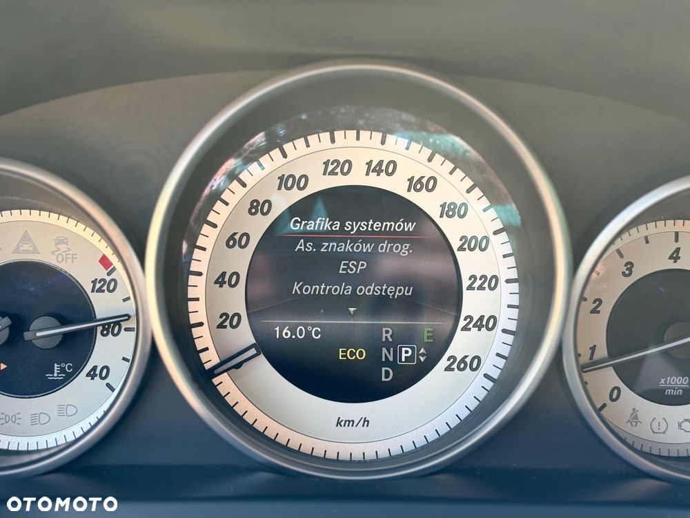 Mercedes-Benz Klasa E 250 7G-TRONIC - 27