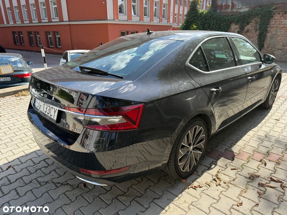 Skoda Superb 2.0 TDI SCR 4x4 L&K DSG - 2