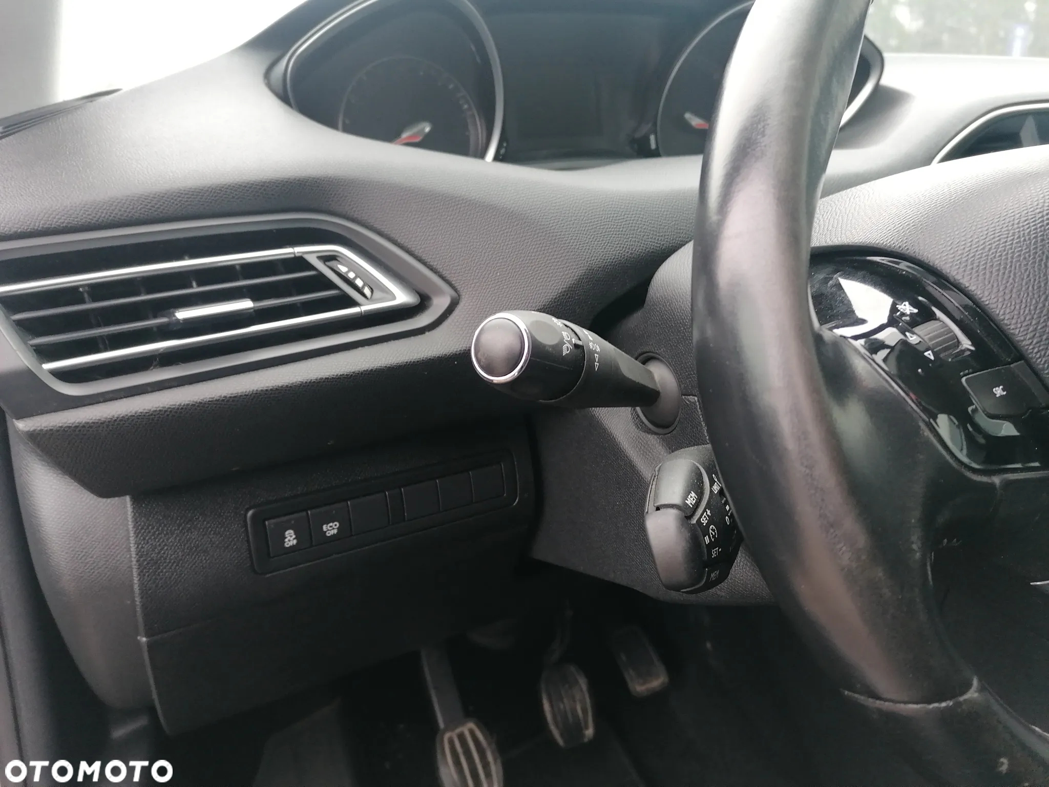 Peugeot 308 1.6 BlueHDi Allure S&S - 11