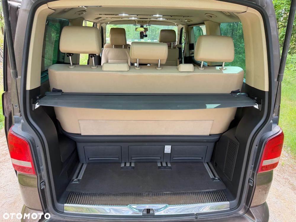 Volkswagen Multivan - 10