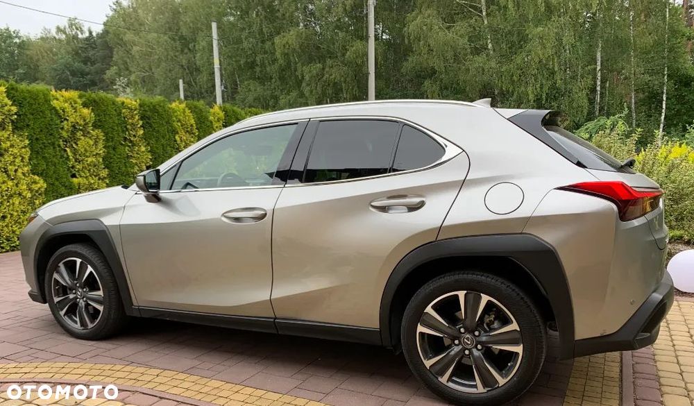 Lexus UX - 2