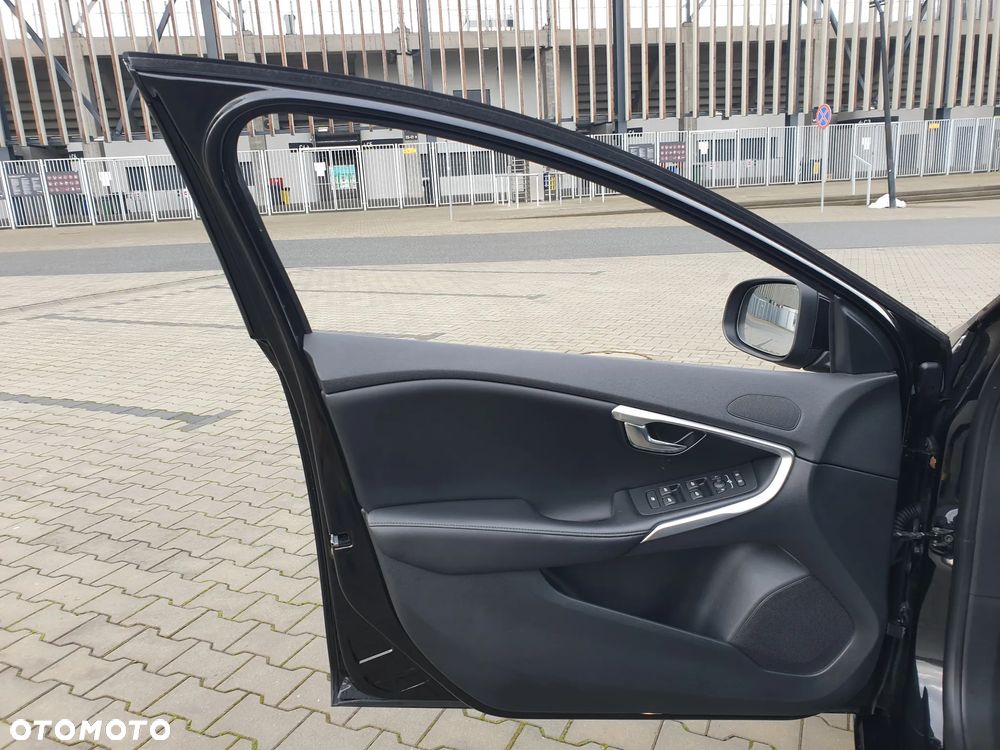 Volvo V40 D3 Inscription - 19