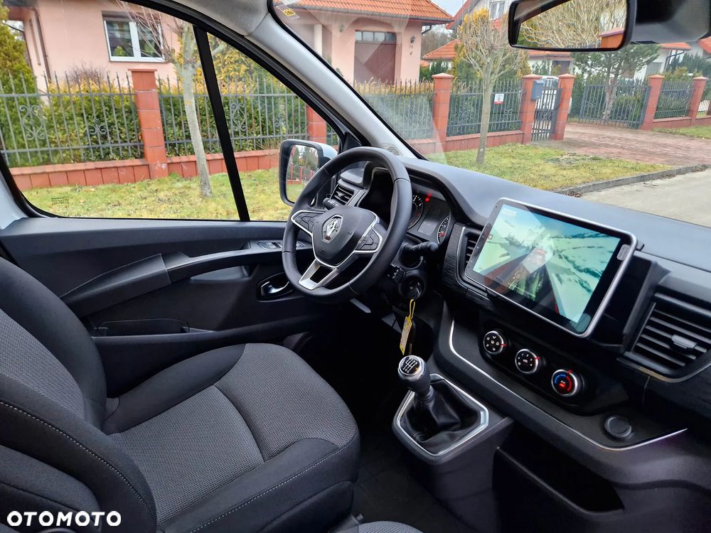 Renault Trafic 2.0 dCi - 32