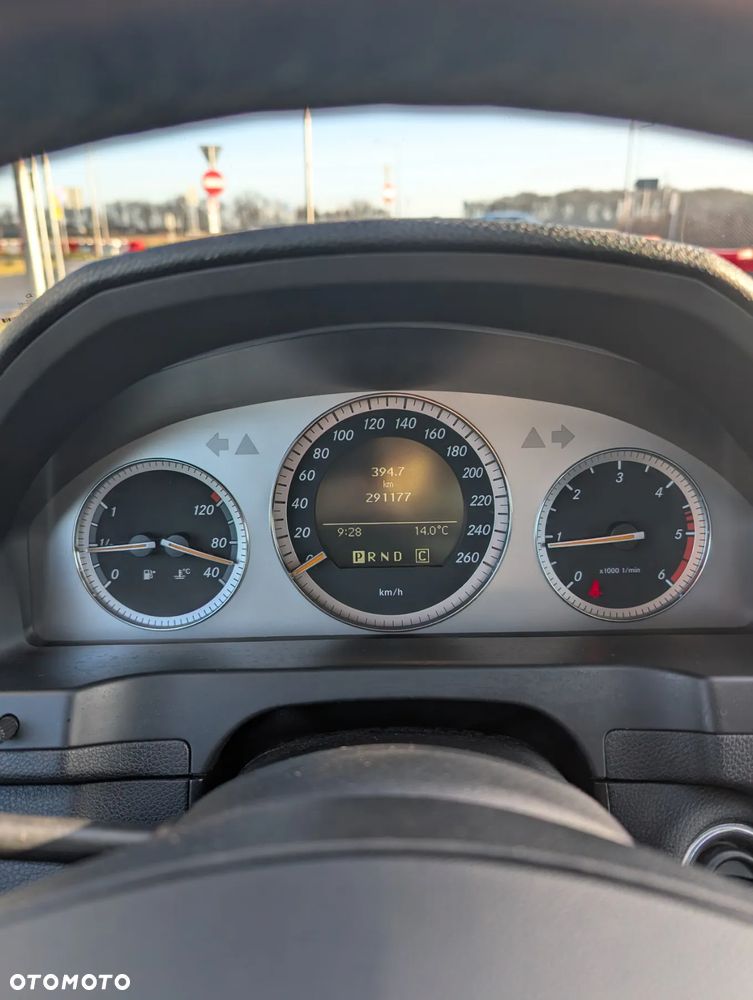 Mercedes-Benz Klasa C 220 CDI DPF Automatik Avantgarde - 16