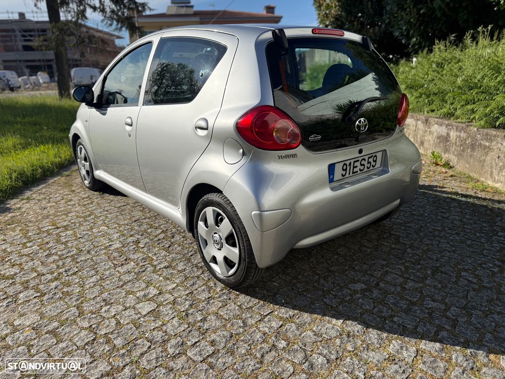Toyota Aygo 1.0 + AC+VSC - 4
