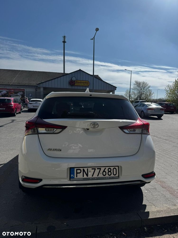 Toyota Auris 1.6 Premium - 5