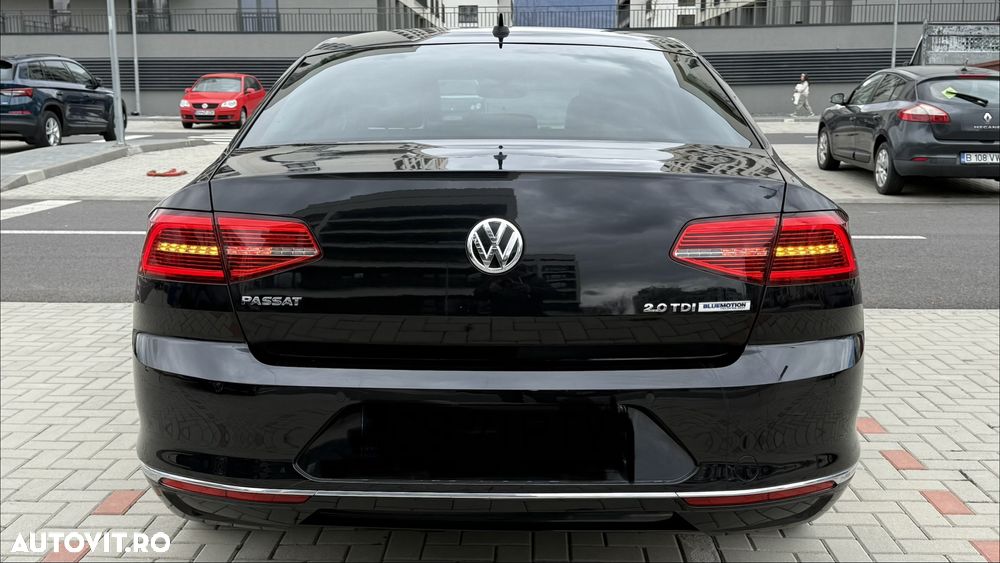 Volkswagen Passat 2.0 TDI DSG Highline - 16