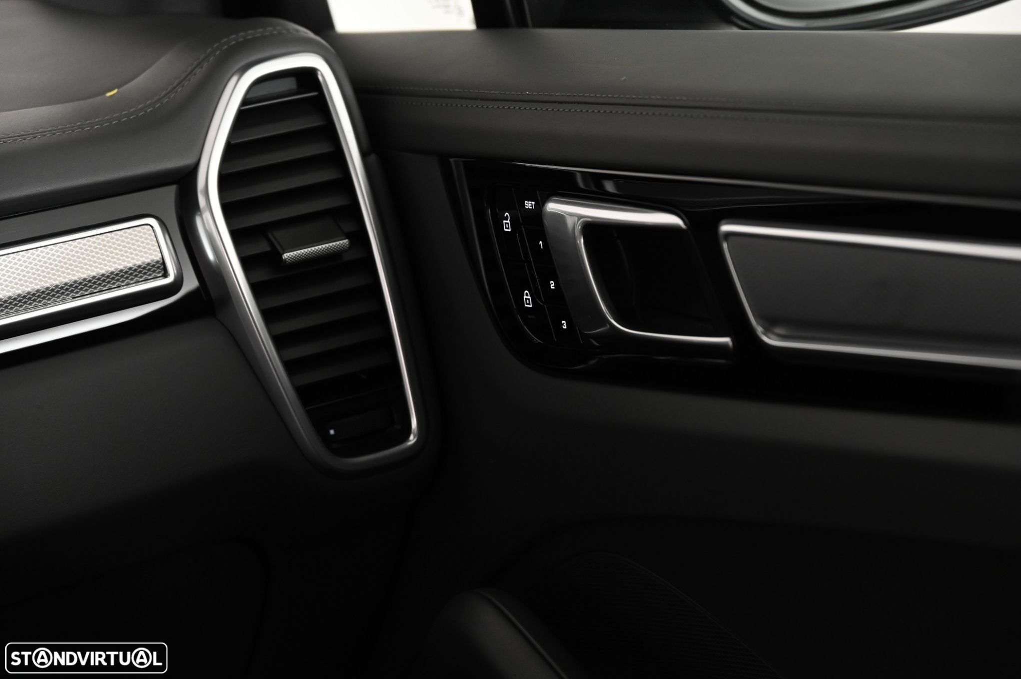 Porsche Cayenne Coupé E-Hybrid - 24