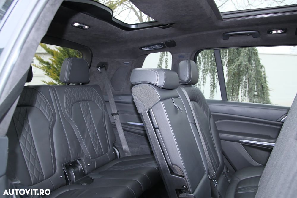 BMW X7 - 7