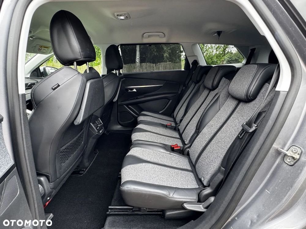 Peugeot 5008 1.6 BlueHDI Allure S&S - 22