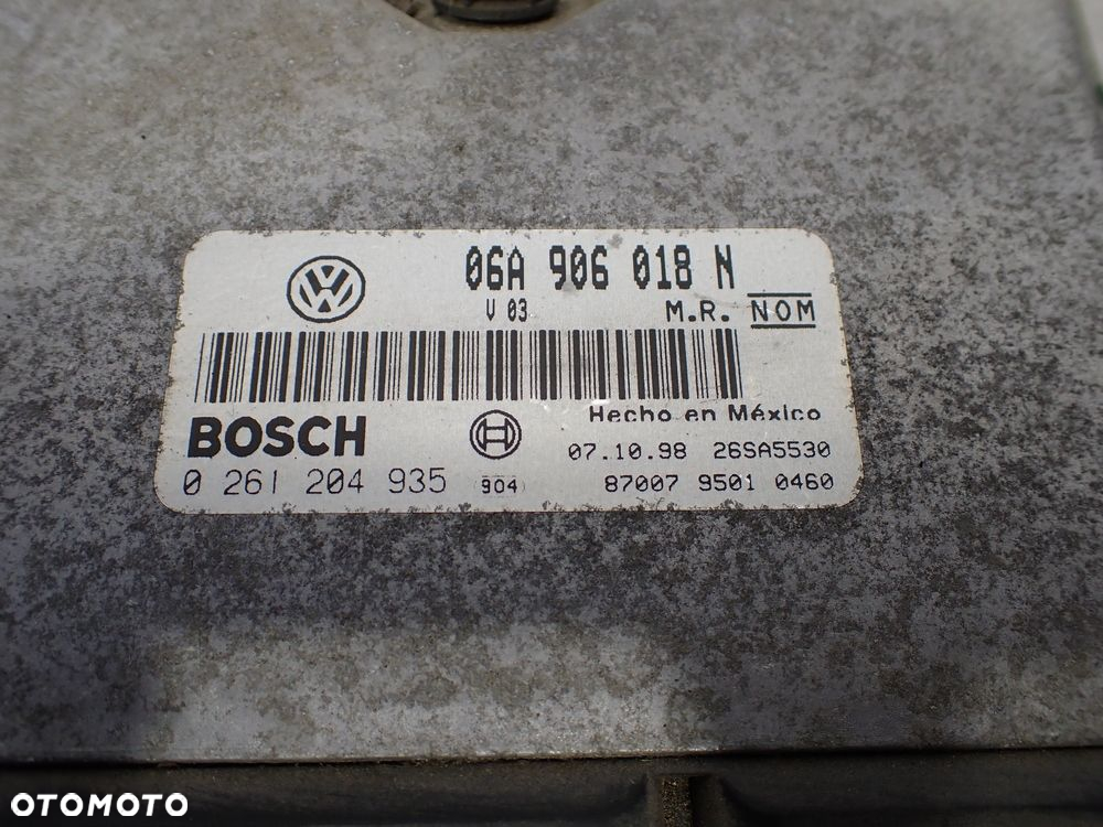 KOMPUTER SILNIKA VOLKSWAGEN NEW BEETLE 2.0 06A906018N - 2