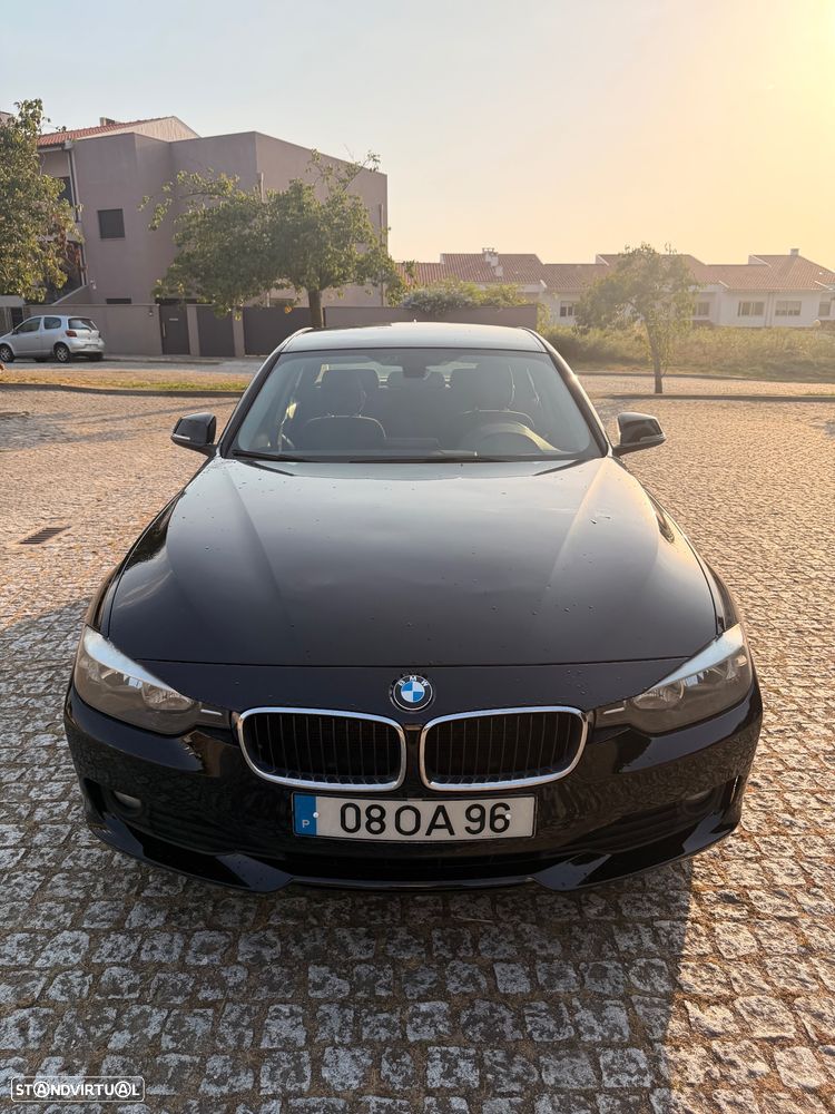 BMW 318 d Auto - 17