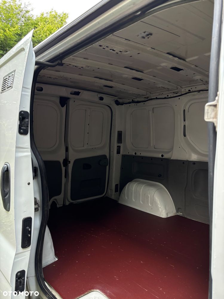 Renault Trafic - 16