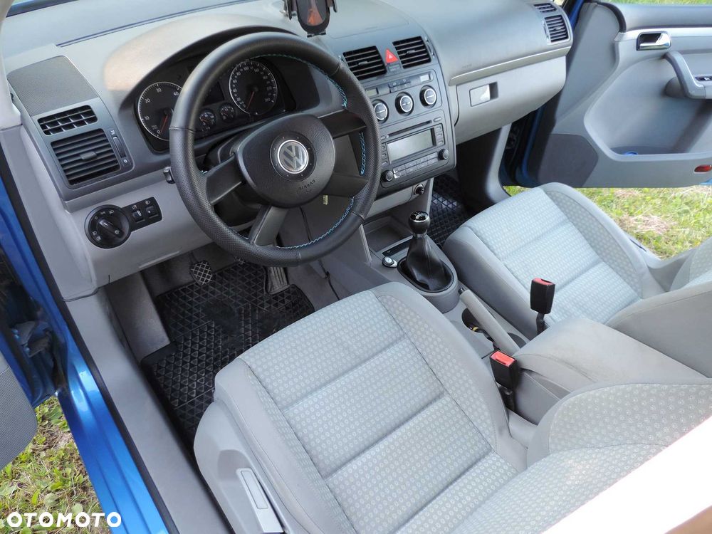 Volkswagen Touran - 5